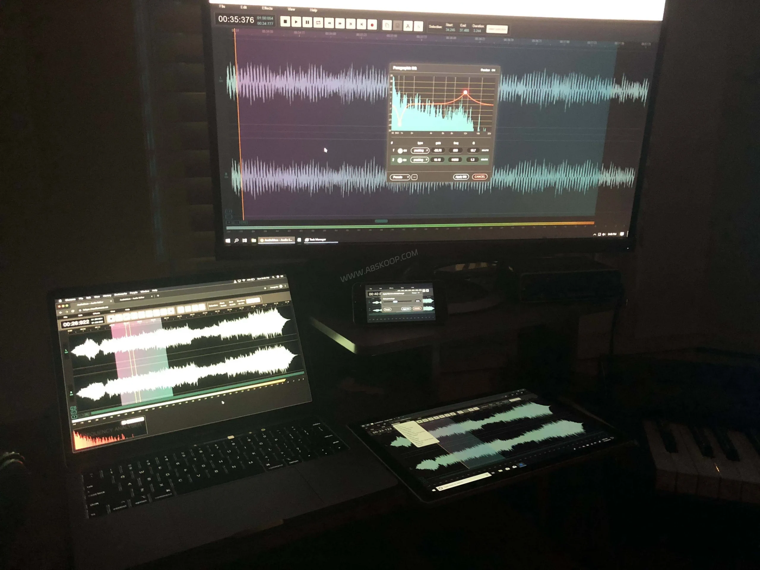 AudioMass:免费开源在线音频编辑器,支持剪辑、录音与多轨编辑 AudioMass 支持浏览器运行和跨平台使用截图